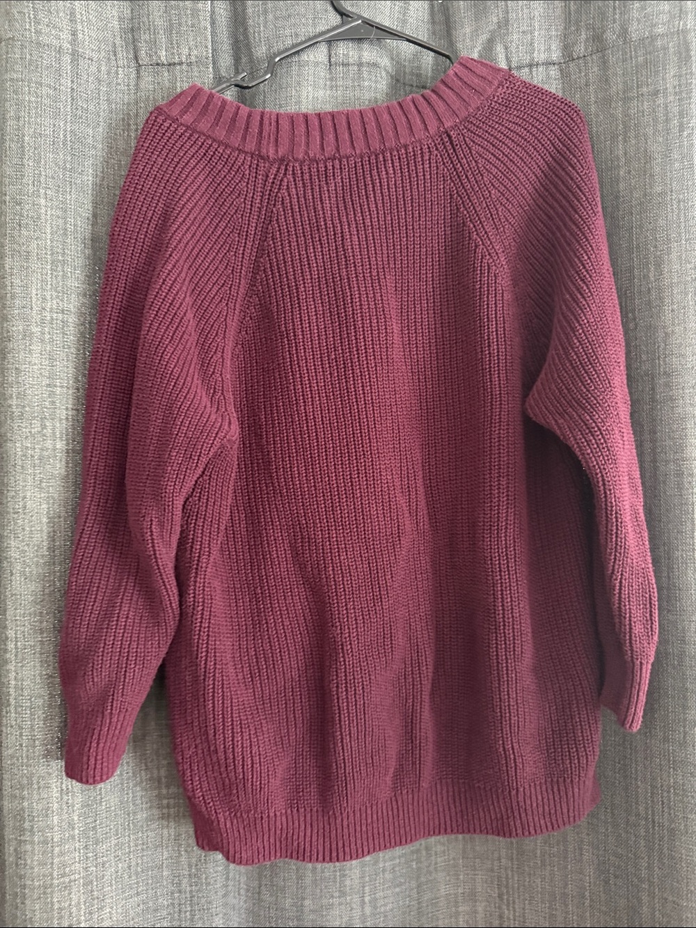 Express V-Neck Ribbed Sweater in Berry - Picture 4 of 4